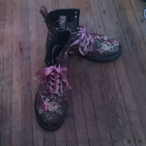 Floral Dr Martens